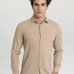 Snitch Men Smart Spread Collar Solid Slim Fit Casual Shirt image 1