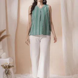 KAMI KUBI Women Abstract Printed V-Neck Cotton Top-image-18