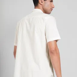 Peregrine by Pantaloons Geometric Printed Short Sleeves Casual Shirt image 5