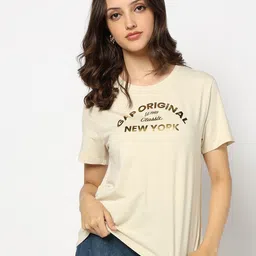 GAP Brand Logo Print T-shirt image 5
