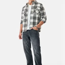 Snitch Men Relaxed Fit Mid-Rise Light Fade Jeans image 2