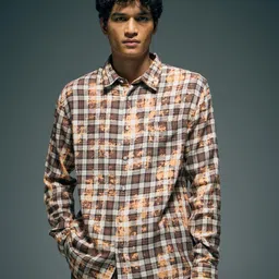 Flying Machine Men Checked Spread Collar Cotton Casual Shirt-picture-24
