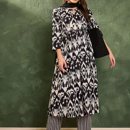 Shae by SASSAFRAS Women Abstract Printed Regular Pure Cotton A-Line Calf Length Kurta Set-picture-8