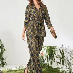 DRESOUL Printed V-Neck Tunic With Trousers Co-Ords image 3