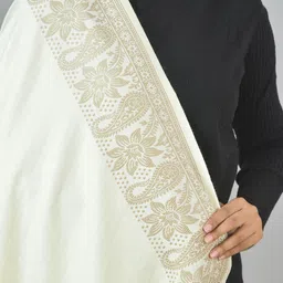 BAISA Unisex Floral Woven Design Shawl image 2