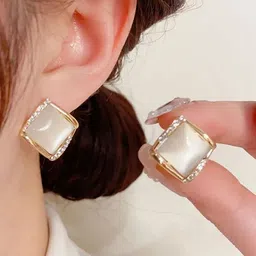 DressBerry Gold-Plated Artificial Stones Studded and Beaded Studs image 3