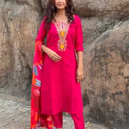 zinzraa Women Regular Thread Work Chanderi Silk Kurta with Trousers & With Dupatta image 2