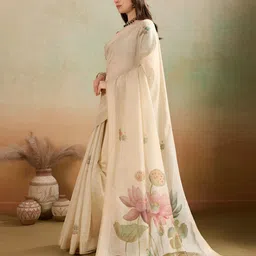 VASTRA-THE FACTORY STORE Floral Printed Jamdani Saree With Blouse Piece image 4