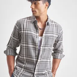 HIGHLANDER Men Slim Fit Checked Spread Collar Cotton Casual Shirt-picture-16
