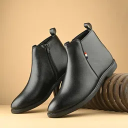 knoos Textured Chelsea Boots image 4
