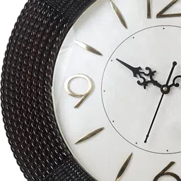 Sigaram Pink Round Contemporary Wall Clock image 4