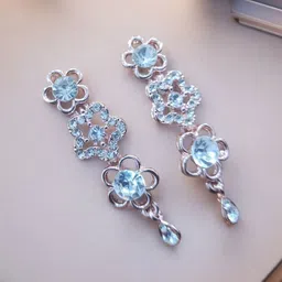 Women Click Artificial Stones-Studded Floral Design Jewellery Set image 2