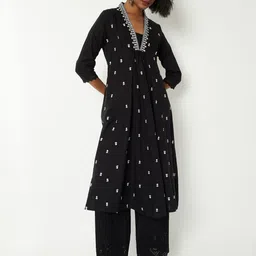 max Women Embroidered Flared Sleeves Thread Work Anarkali Kurta image 5