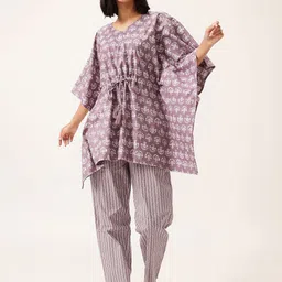 Clovia Women Printed Night suit-image-85