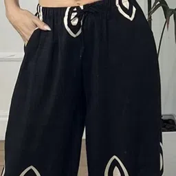 Outzidr Women Printed Wide Leg Parallel Trousers image 2