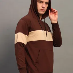 THE CASUALS Men Colourblocked Hooded Full Sleeves Pullover Sweatshirt image 4
