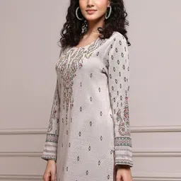 Biba Ethnic Motifs Printed Keyhole Neck Three-Quarter Sleeves Straight Kurti image 3