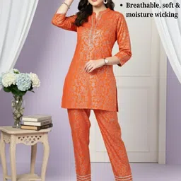 DUMMY SHAPE Women Ethnic Motifs Printed Regular Thread Work Kurta with Trousers image 2