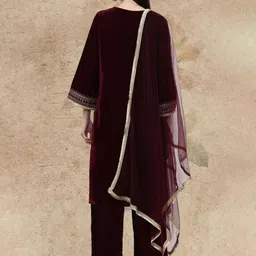 AVANSHEE Women Ethnic Motifs Embroidered Regular Thread Work Velvet Kurta with Trousers & With Dupatta image 5
