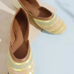 Denill Women Embellished Mojaris image 1