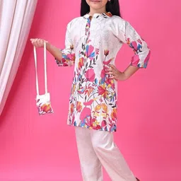 GLAMOUR WORLD GARMENTS Girls Floral Printed Regular Kurta with Trousers-picture-41