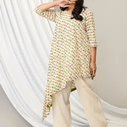 The Woman Store Printed V-Neck Tunic With Palazzos Co-Ords image 2