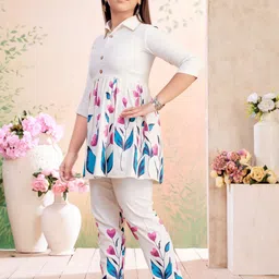 BAESD Girls Floral Printed Regular Pure Cotton Kurta with Trousers image 3