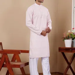 Rawayi Men Geometric Thread Work Kurta image 2