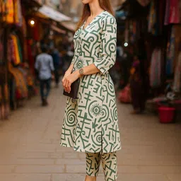 JANOI Women Printed Regular Kurta with Trousers image 4