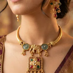 MEIRA JEWELLERY Gold-Plated Stone-Studded & Beaded Jewellery Set image 3