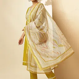 Vbuyz Women Floral Embroidered Regular Sequinned Pure Cotton Kurta with Trousers & With Dupatta image 5