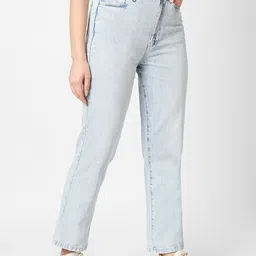 Kraus Jeans Women Relaxed Fit High-Rise Light Fade Jeans image 2