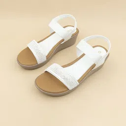 Ozuri Women Ankle Loop Wedge Sandals image 3