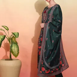 House of Pataudi Ethnic Motifs Embroidered Work Kurta With Trousers & Dupatta image 5