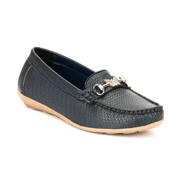 INKLENZO Women Woven Design Loafers image 3
