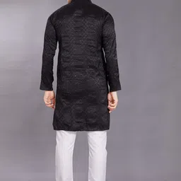 DIVISIVE Men Thread Work Jacquard Kurta image 5