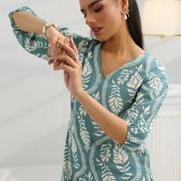 Libas Women Ethnic Motifs Printed Regular Kurta with Trousers-picture-24
