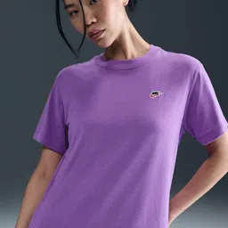 Nike Sportswear Women's T-shirt image 1