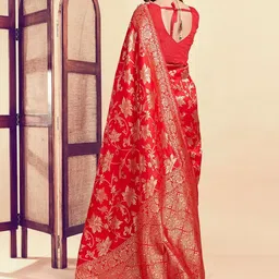 SANISA Floral Zari Silk Blend Handloom Saree image 2