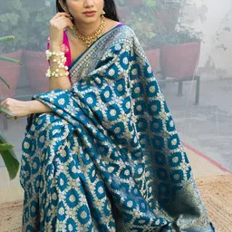 AVANTIKA FASHION Women Ethnic Motifs Woven Design Zari Detail Saree image 1