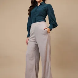 4WRD by Dressberry Women Relaxed Straight Leg Straight Fit High-Rise Wrinkle Free Trousers image 3