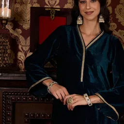 CHHAAP Women Regular Thread Work Velvet Kurta with Trousers image 2