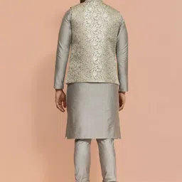 KISAH Men Regular Kurta with Churidar image 2