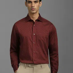 Louis Philippe Men Classic Spread Collar Geometric Printed Cotton Formal Shirt-picture-47