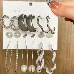 Vembley Geometric Hoop Earrings image 2