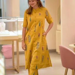 Anni Designer Floral Printed Mandarin Collar Rolled-Up Sleeves Kurta With Trousers-picture-26