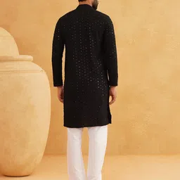 SOJANYA Men Embroidered Regular Sequinned Pure Cotton Kurta with Churidar image 4