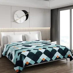 Monte Carlo Blue & White Geometric Mild Winter 550 GSM Double Bed Blanket image 1