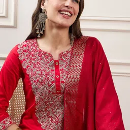 House of Pataudi Embroidered Notch-Neck Straight Kurta With Trousers And Dupatta image 3
