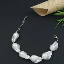 V FASHION JEWELLERY Women Pearls Silver-Plated Link Bracelet image 1